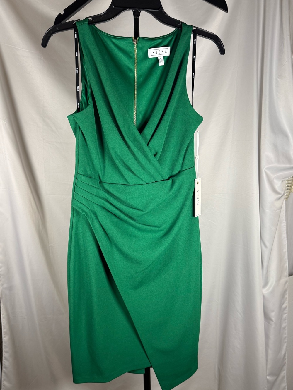 SIENA Green Sleeveless V-Neck Wrap Dress Size 6 NWT